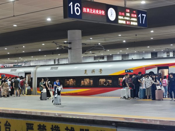 联合证券 10月11日起，深圳铁路实施新的列车运行图